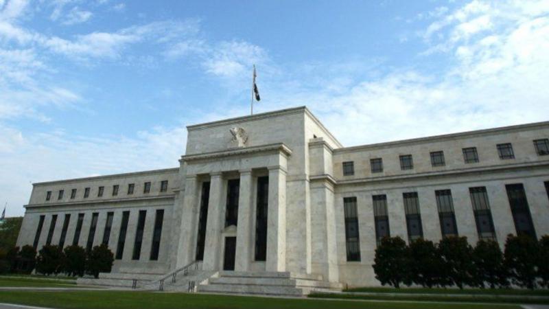 La Fed inicia su última reunión del 2023 con el dilema de las tasas: ¿bajan o se mantienen?